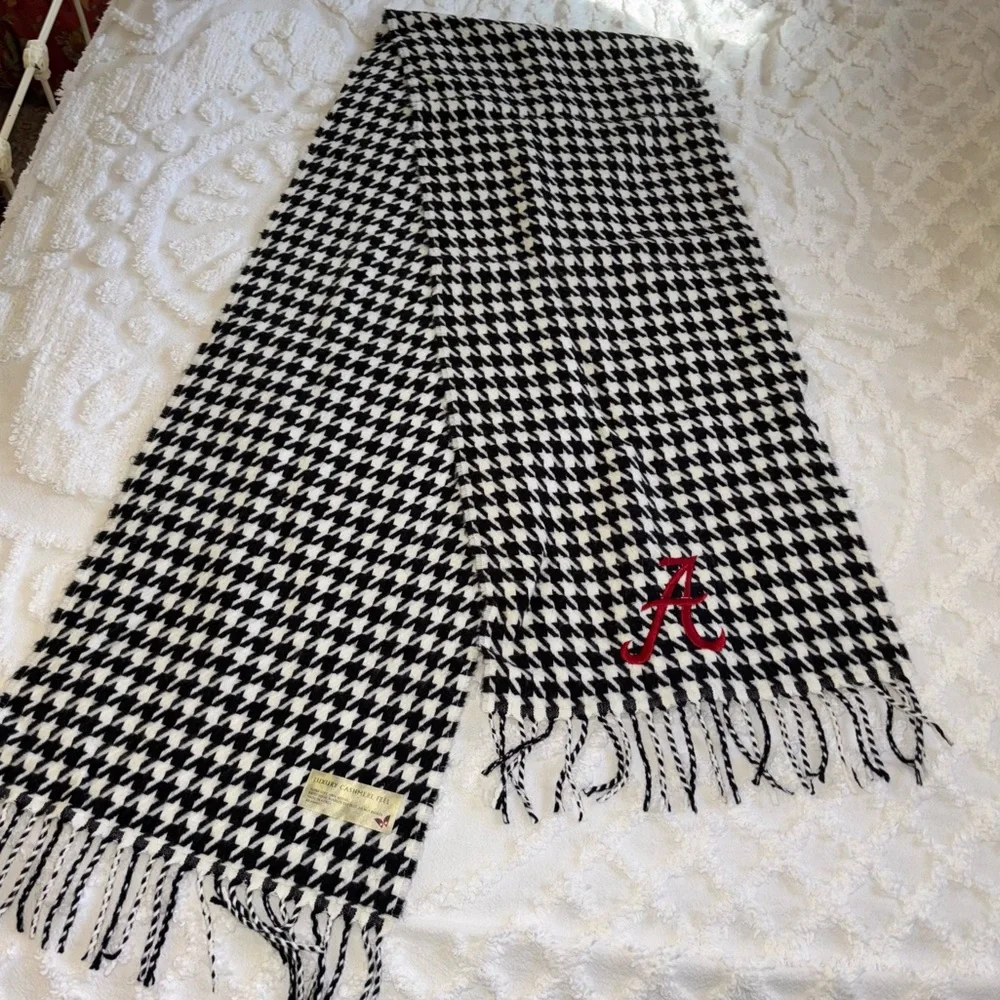 University of Alabama Crimson Tide b&w Houndstooth cashmere feel fringe scarf